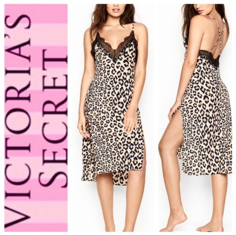 BRAND New with TAG: Ultra feminine with the look of luxury. This gorgeous robe w